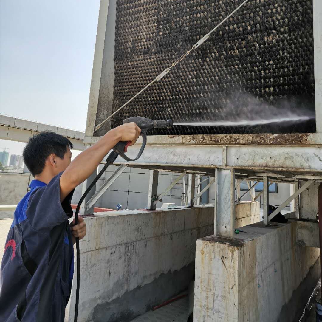 夏季冷却塔循环水温度过高怎么办？ 空调冷却塔清洗-冷却塔循环水清洗-冷却塔管道清洗