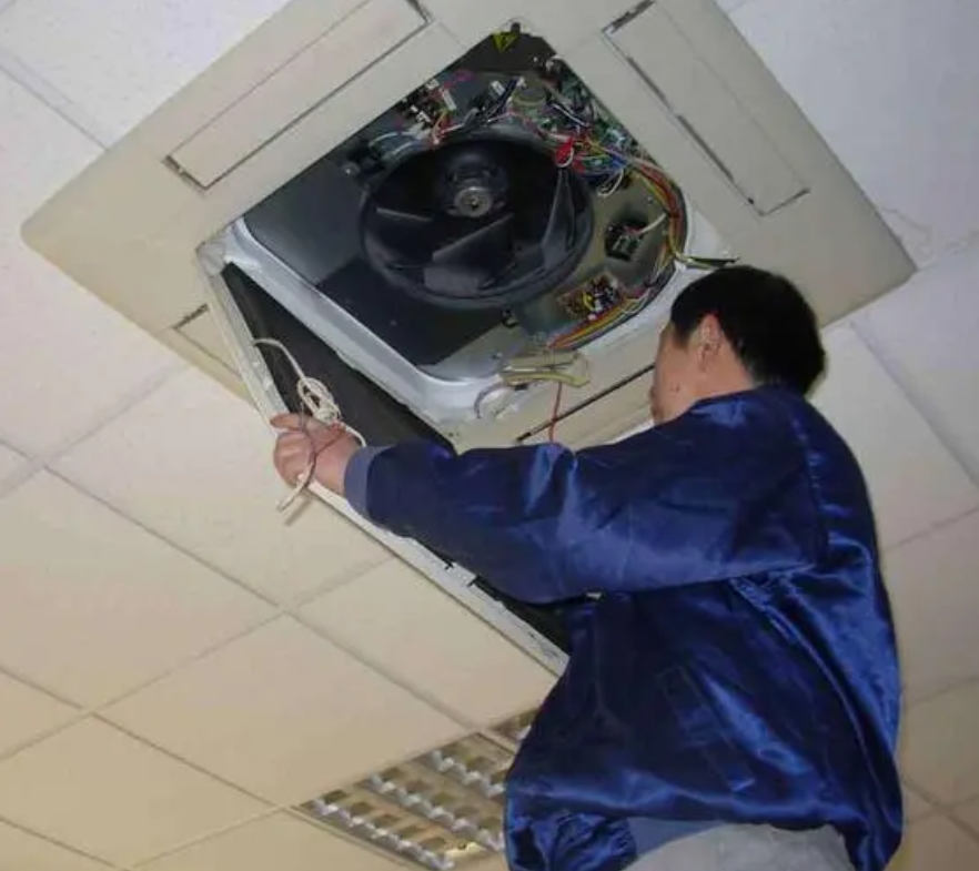  中央空调维修和保养三大要点-中央空调维修保养-冷凝器维修保养
